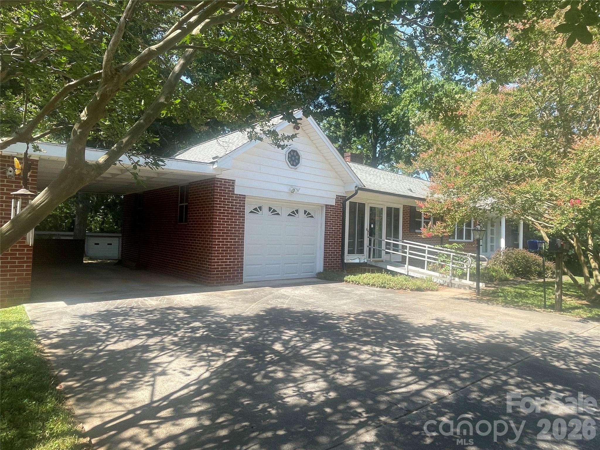 1099 Amherst Road — Morganton