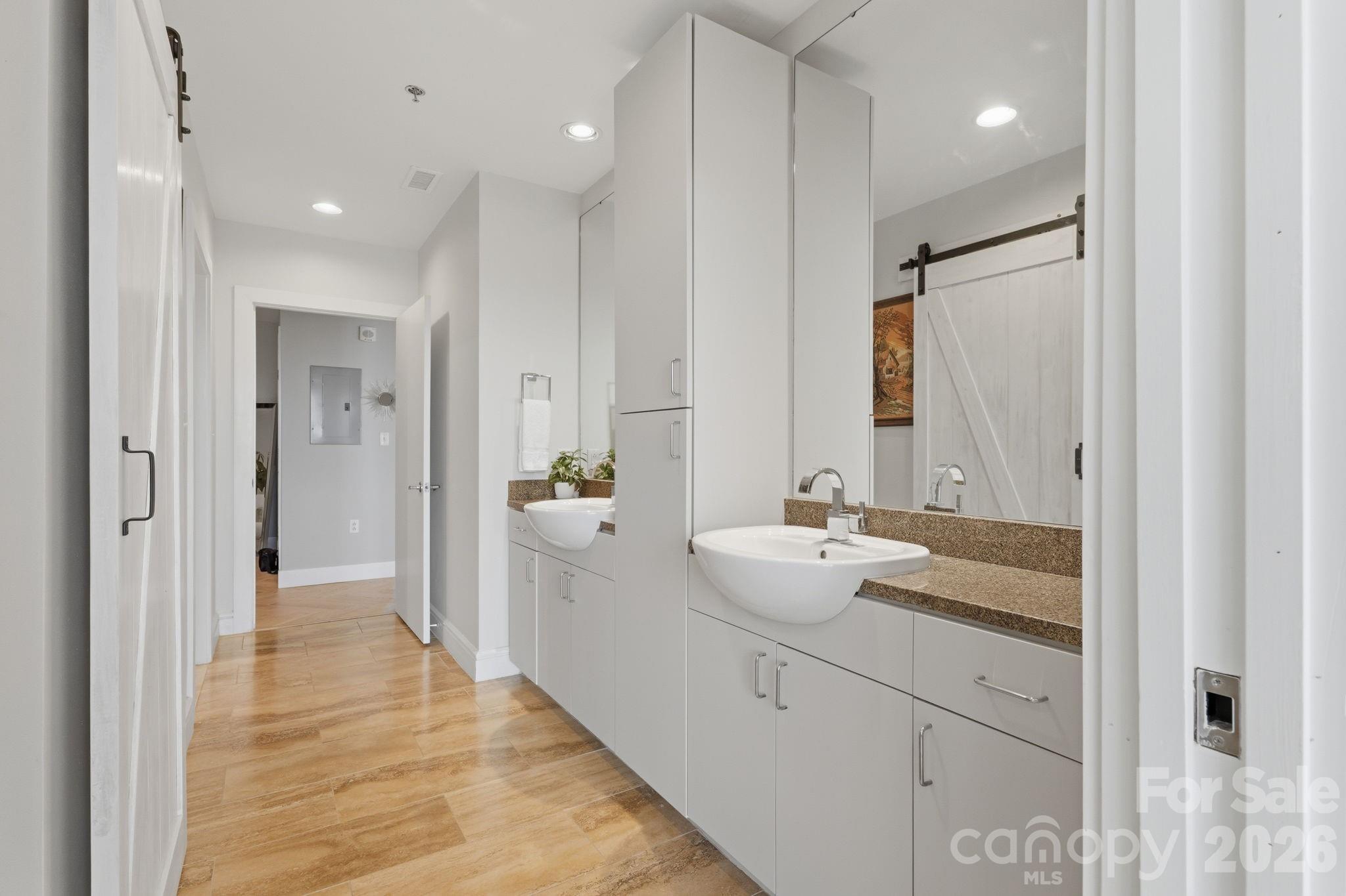 333 W Trade Street #1306 — Charlotte