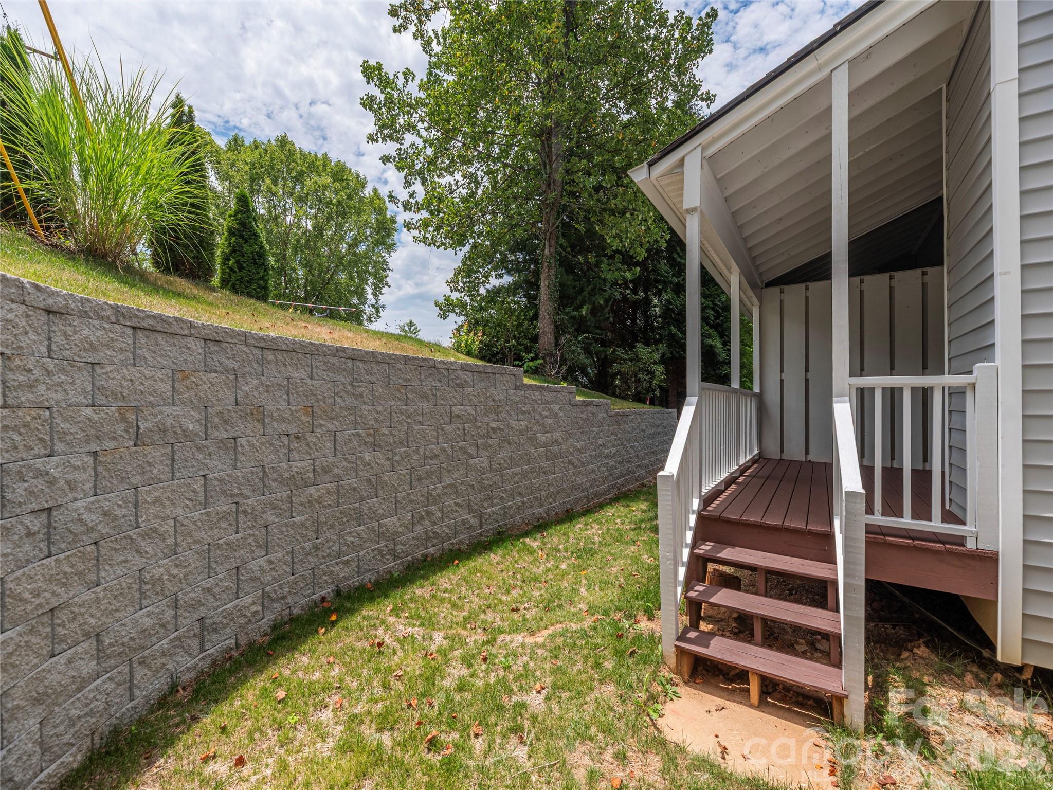 1 Willoughby Run Drive — Asheville