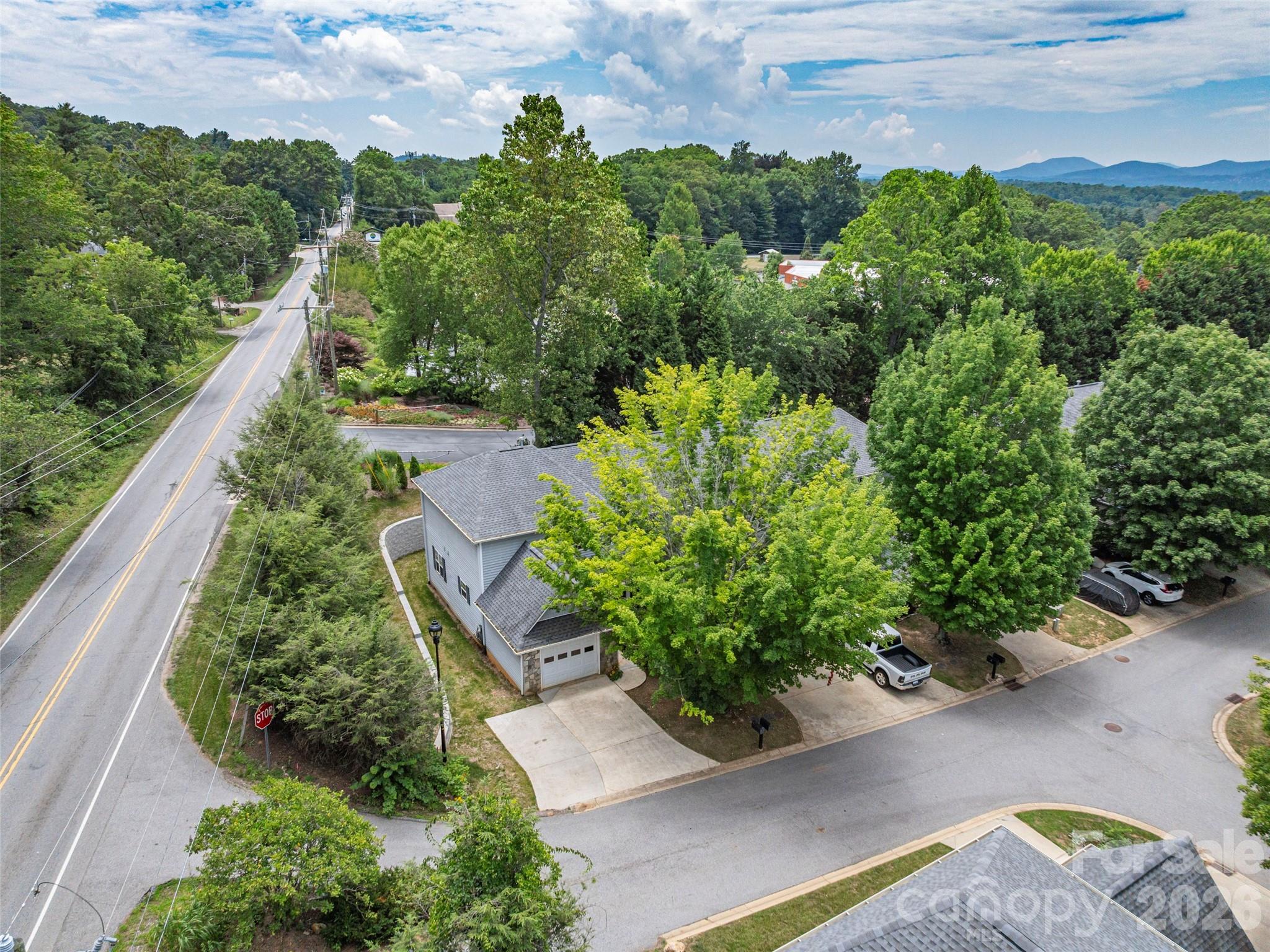 1 Willoughby Run Drive — Asheville