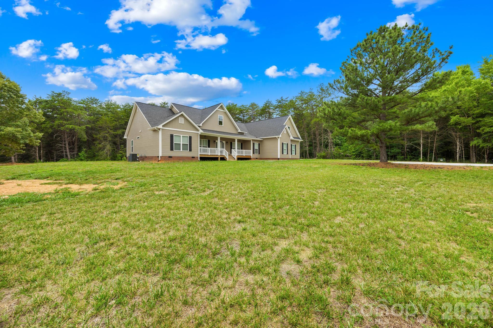 4669 Grooms Road — Reidsville
