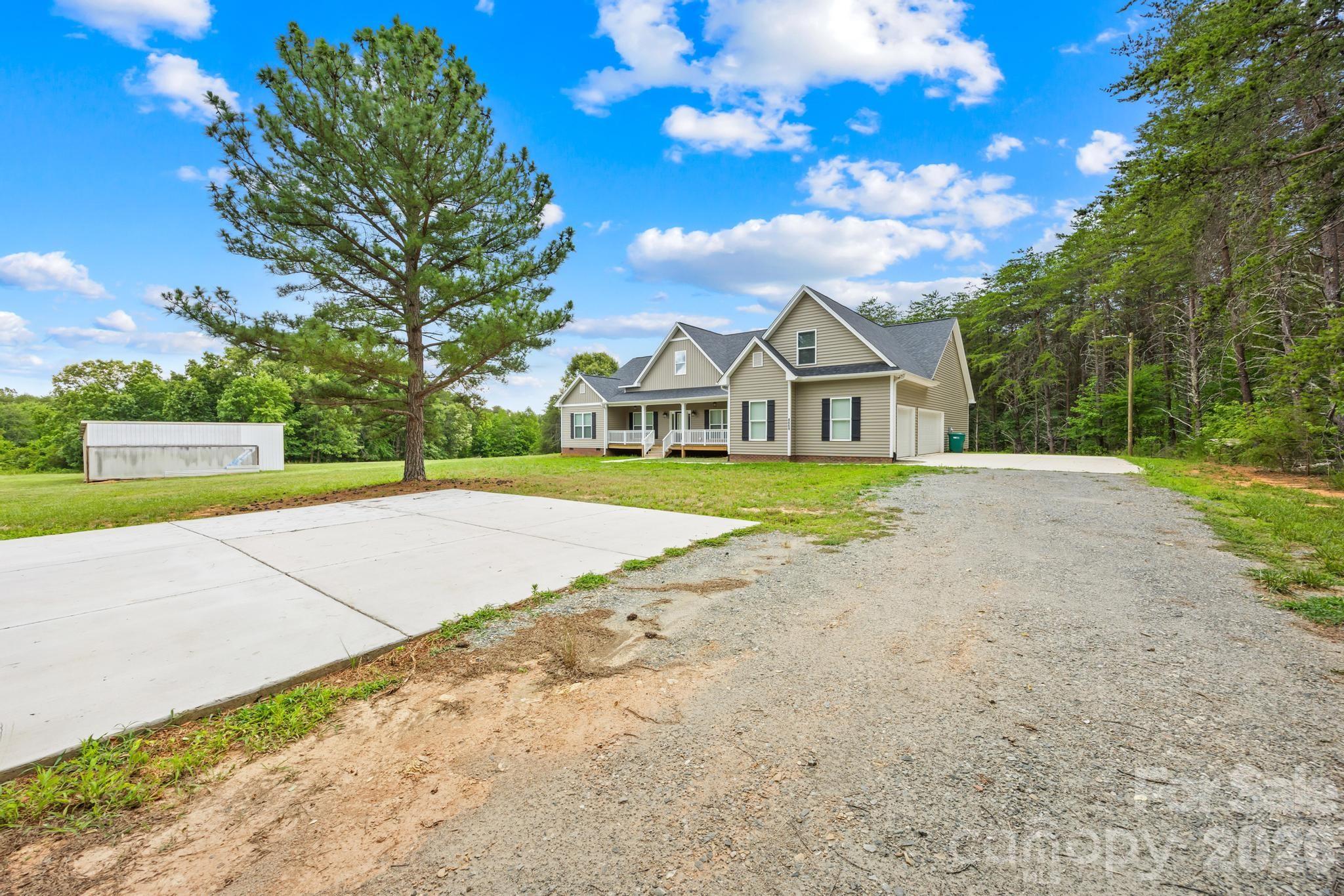 4669 Grooms Road — Reidsville