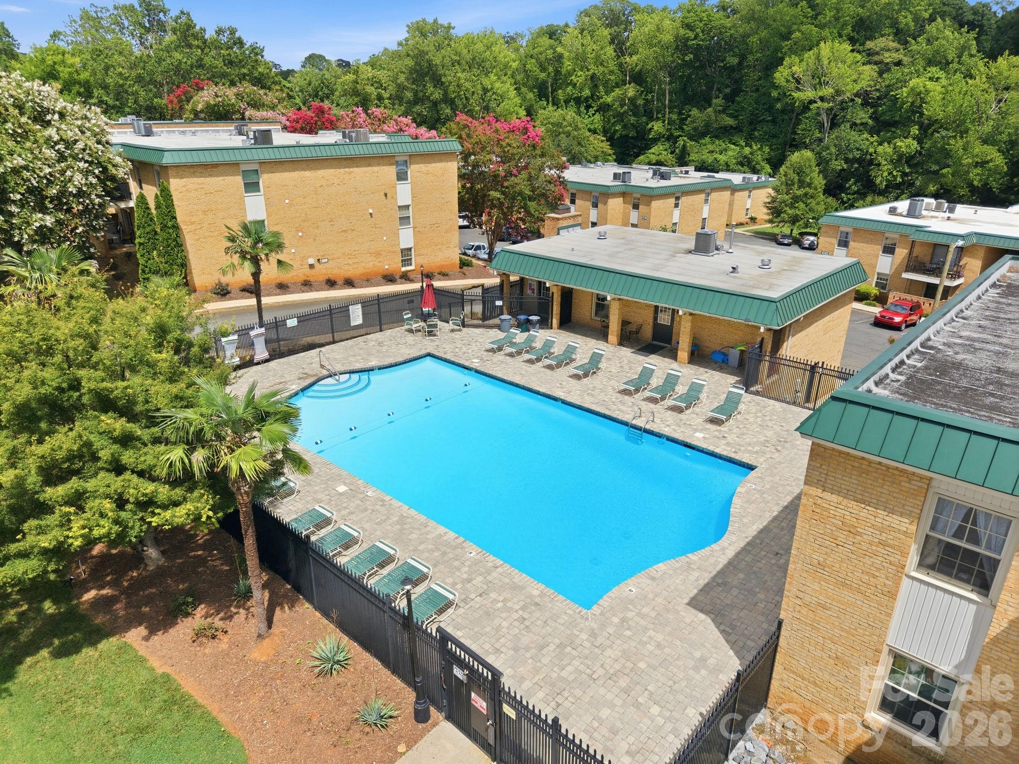 4735 Hedgemore Drive — Charlotte