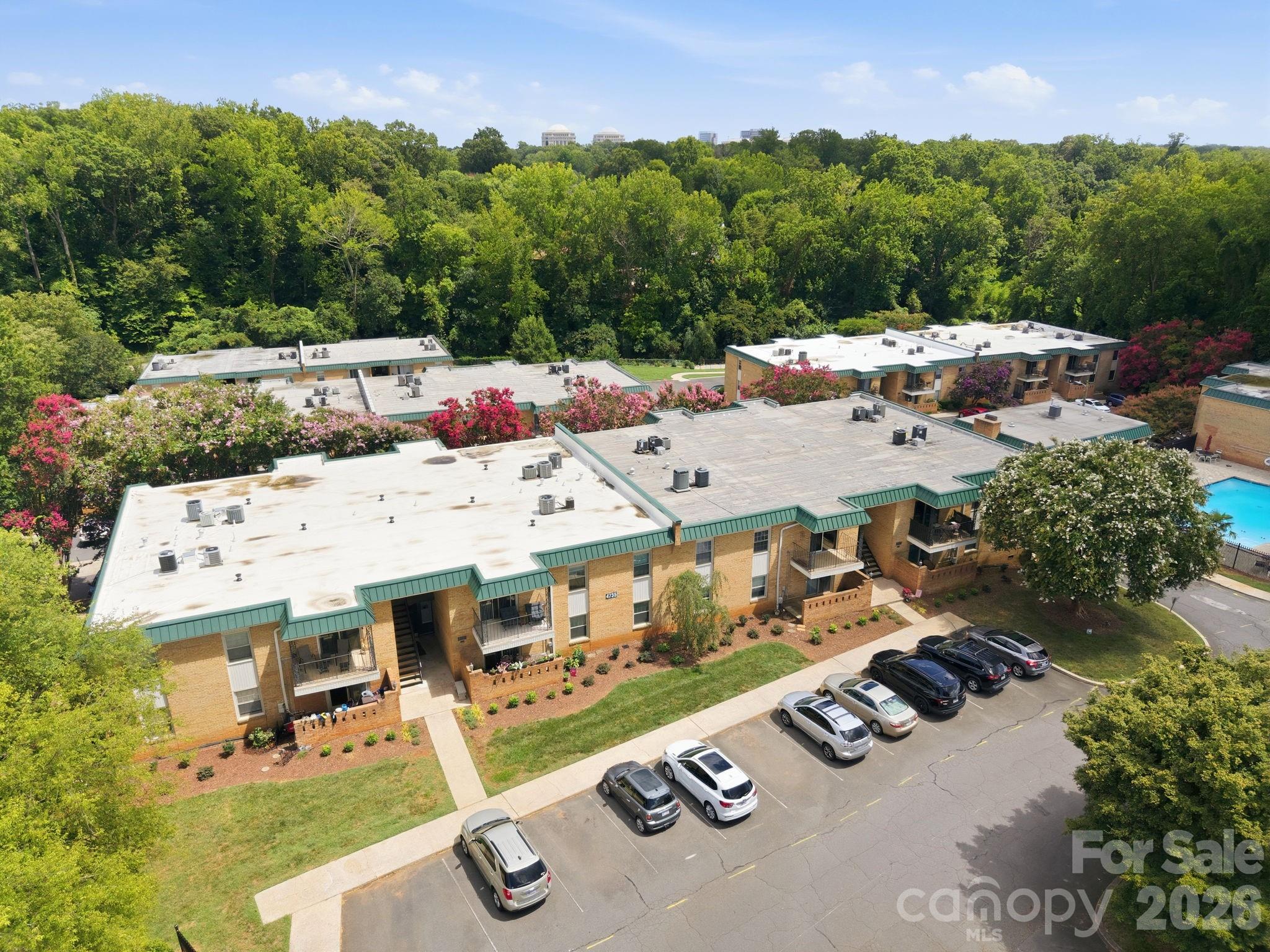4735 Hedgemore Drive — Charlotte
