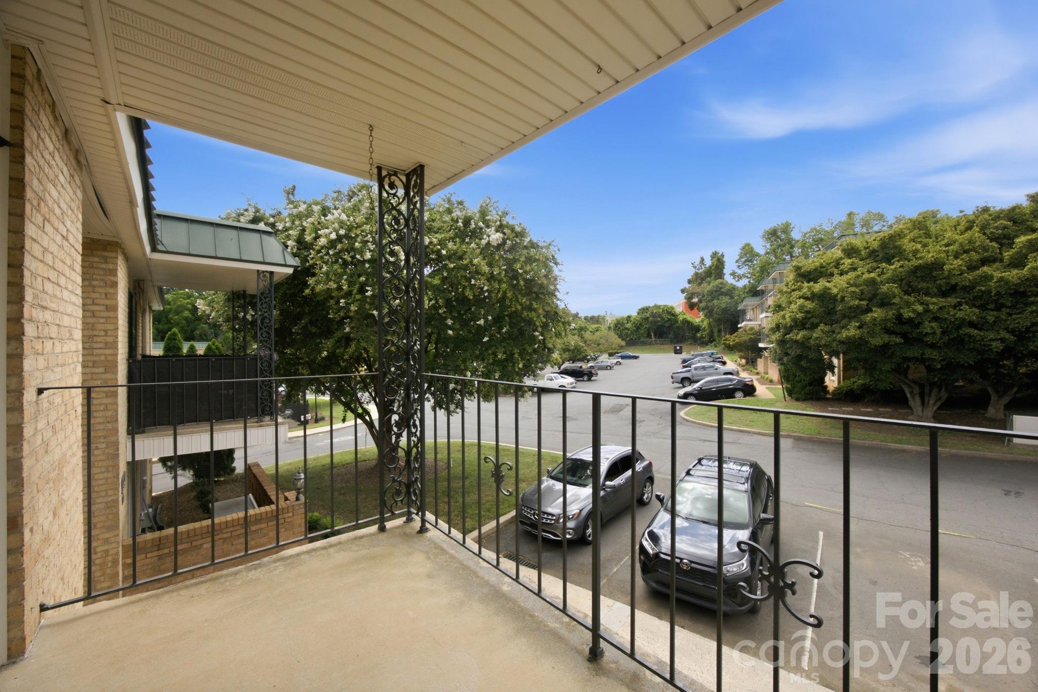 4735 Hedgemore Drive — Charlotte