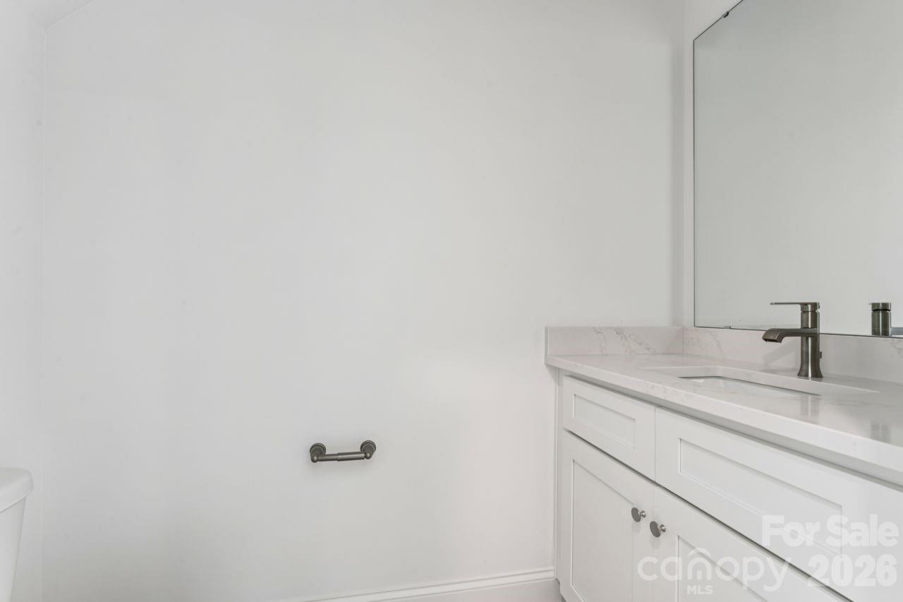11725 Platon Avenue — Huntersville
