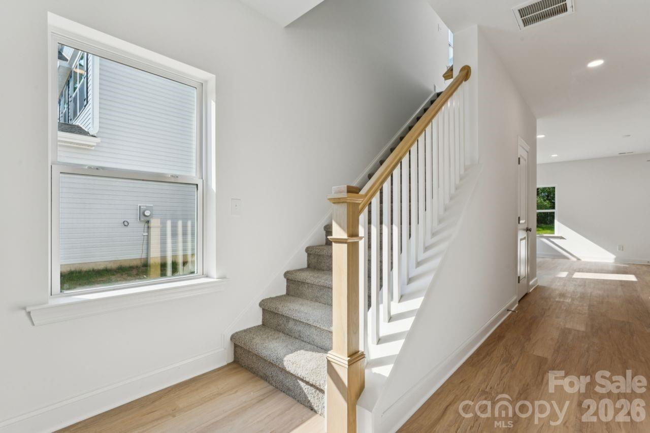 11725 Platon Avenue — Huntersville