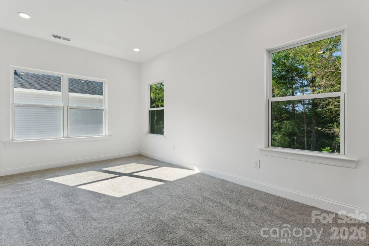 11725 Platon Avenue — Huntersville