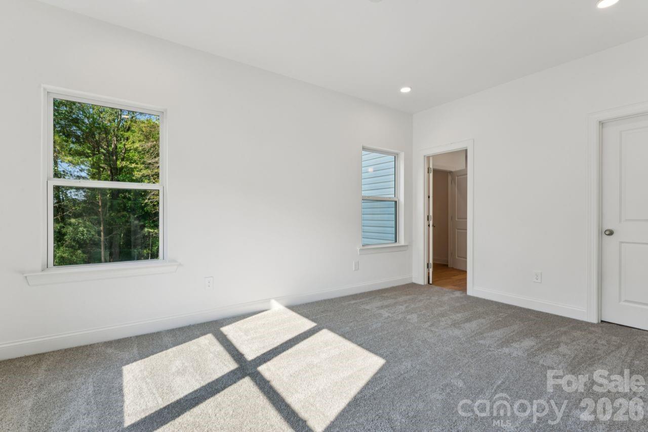 11725 Platon Avenue — Huntersville