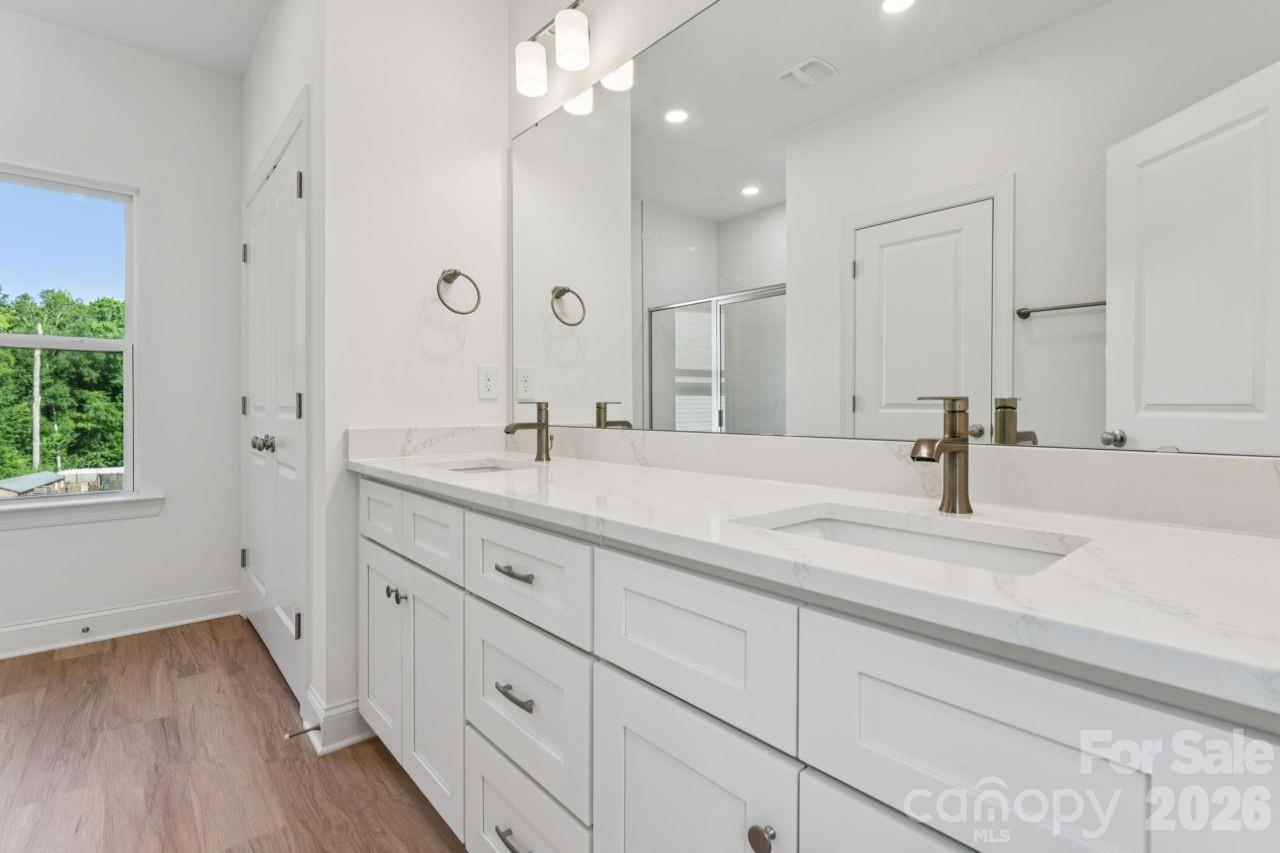 11725 Platon Avenue — Huntersville