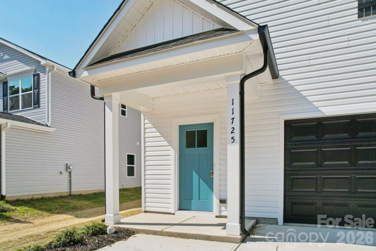 11725 Platon Avenue — Huntersville