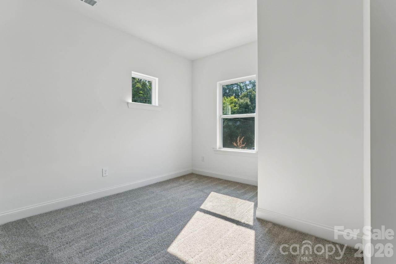 11725 Platon Avenue — Huntersville