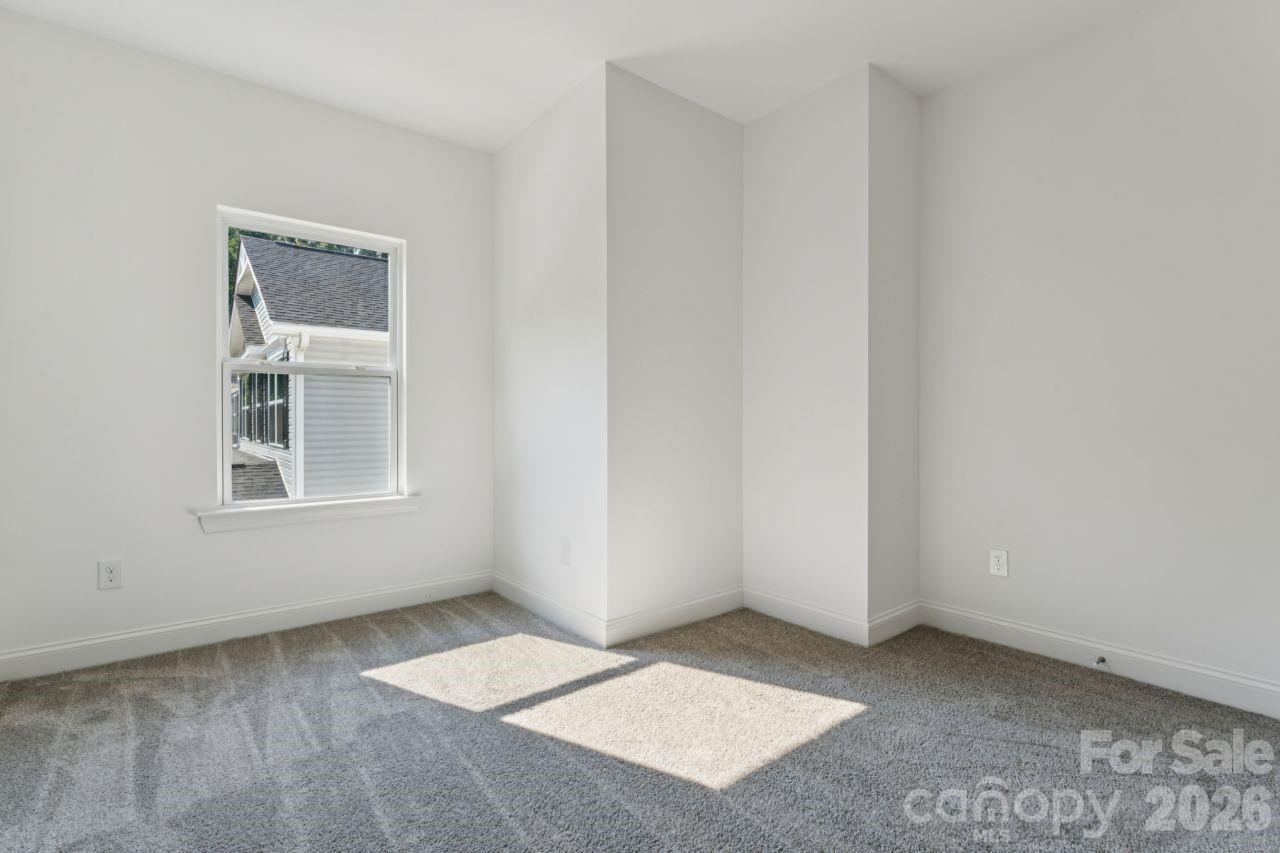 11725 Platon Avenue — Huntersville