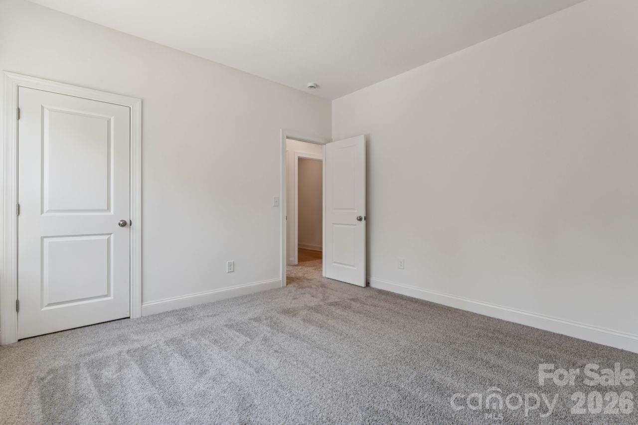 11725 Platon Avenue — Huntersville