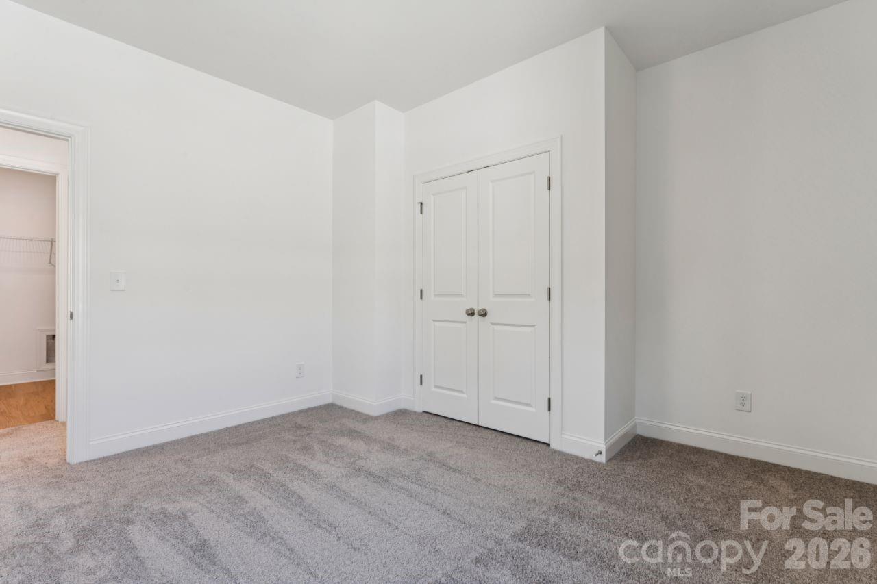 11725 Platon Avenue — Huntersville