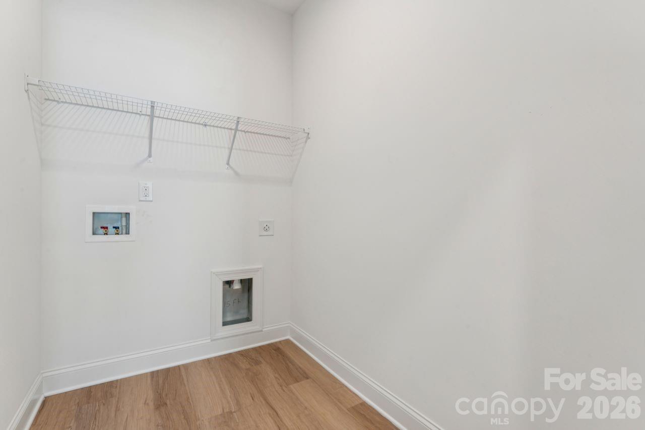 11725 Platon Avenue — Huntersville