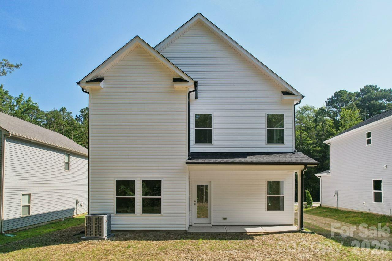 11725 Platon Avenue — Huntersville