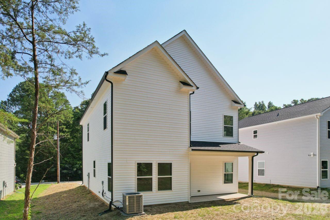 11725 Platon Avenue — Huntersville