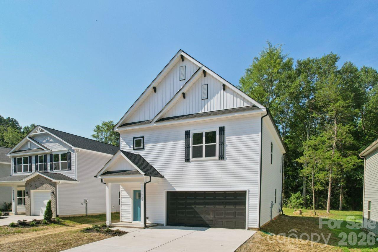11725 Platon Avenue — Huntersville