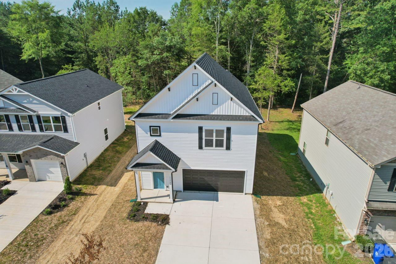 11725 Platon Avenue — Huntersville