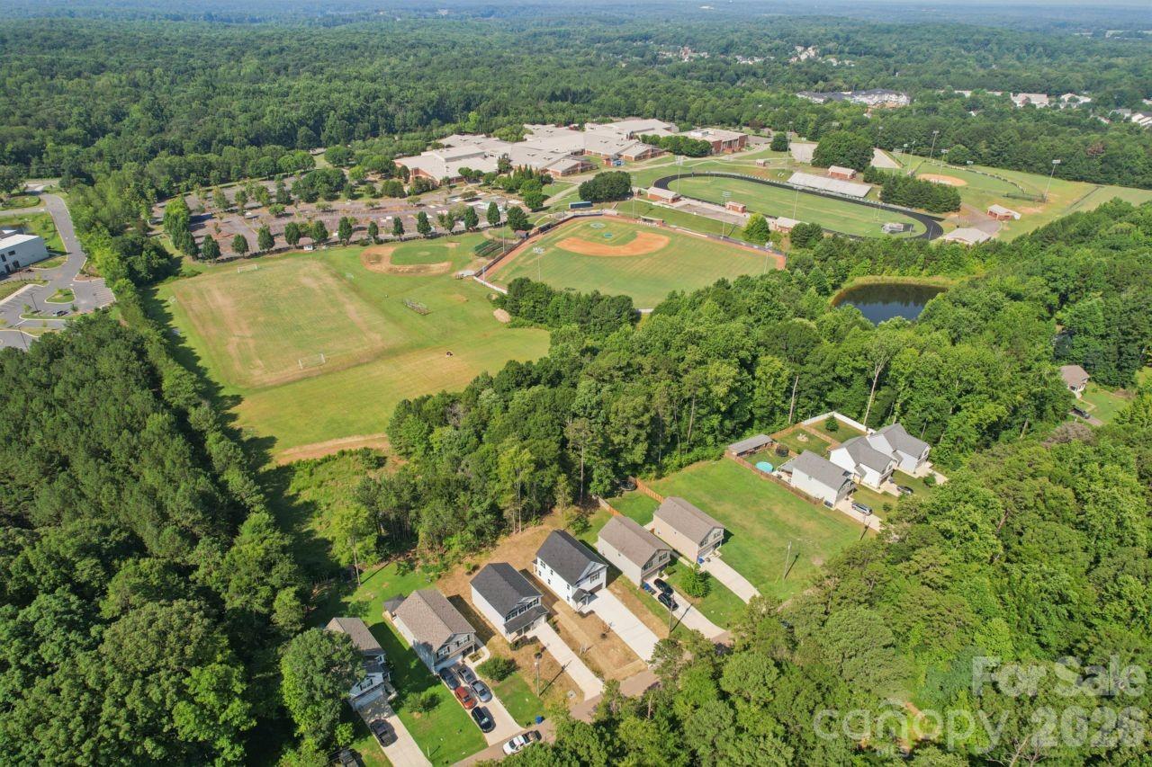 11725 Platon Avenue — Huntersville