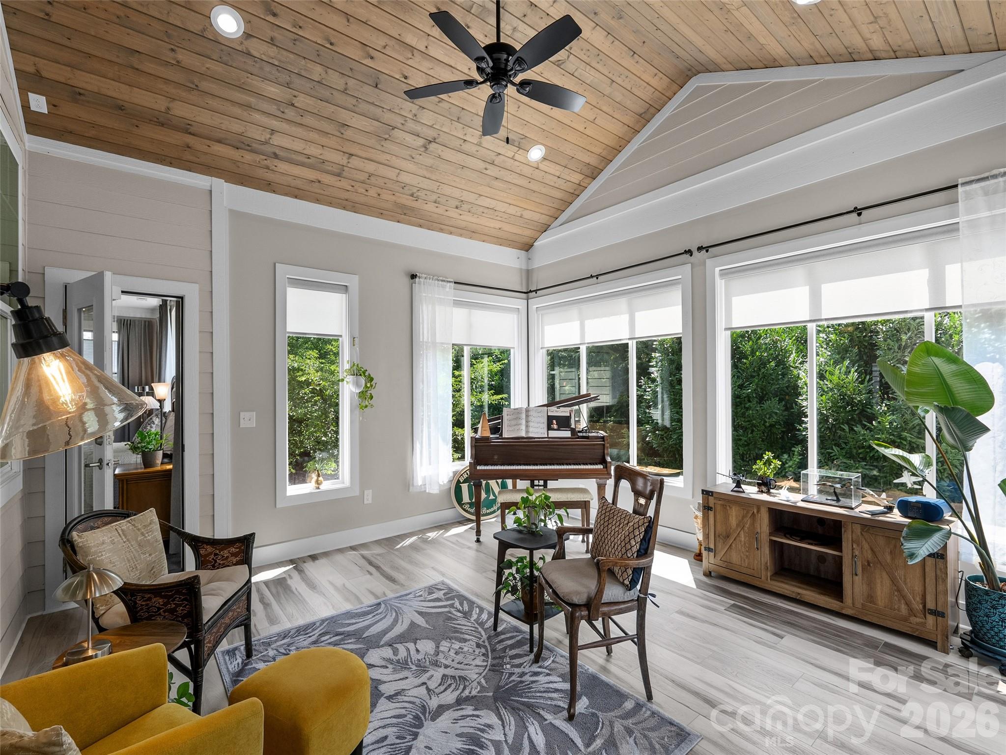 76 S Anvil Avenue — Hendersonville