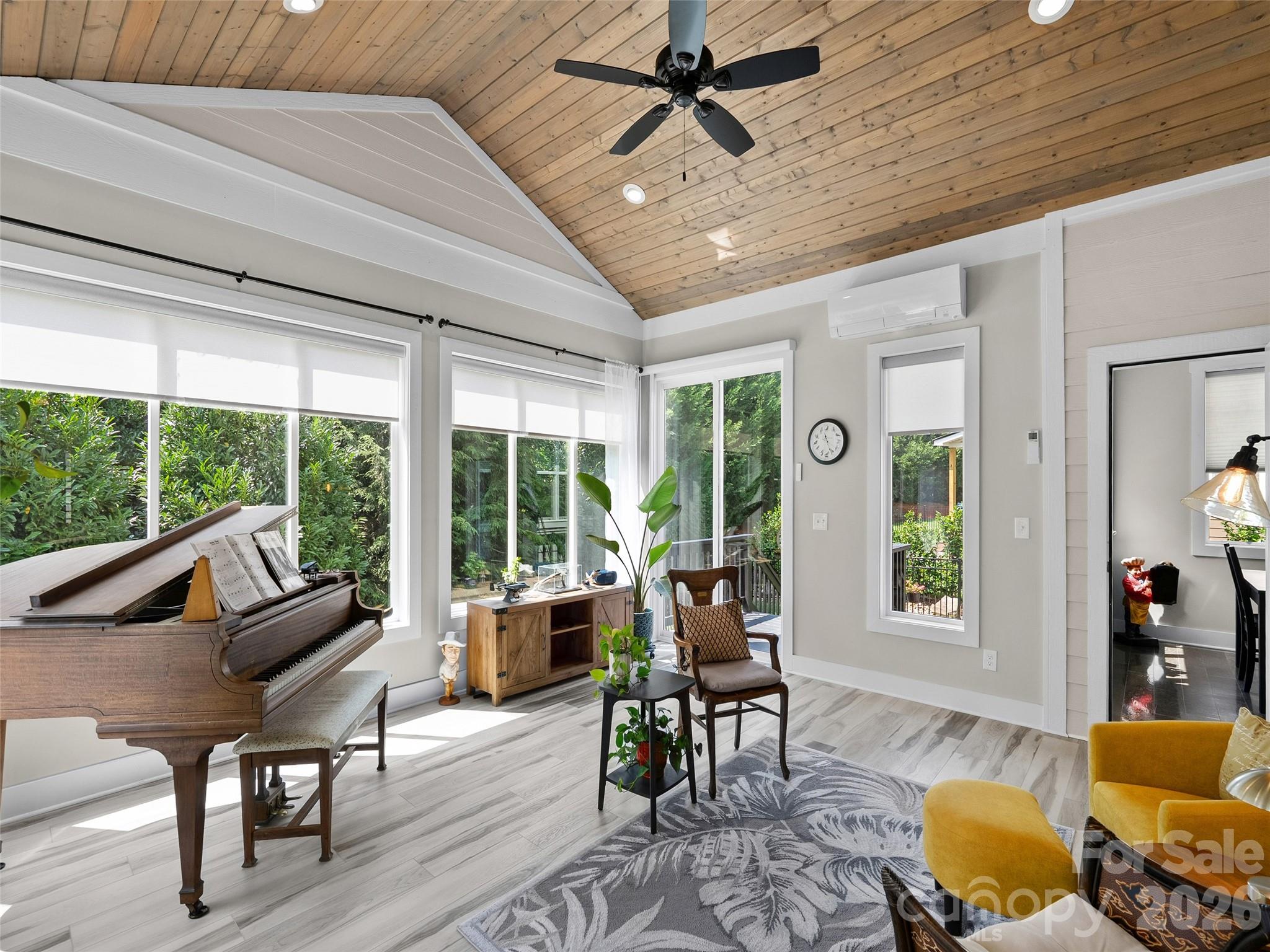 76 S Anvil Avenue — Hendersonville