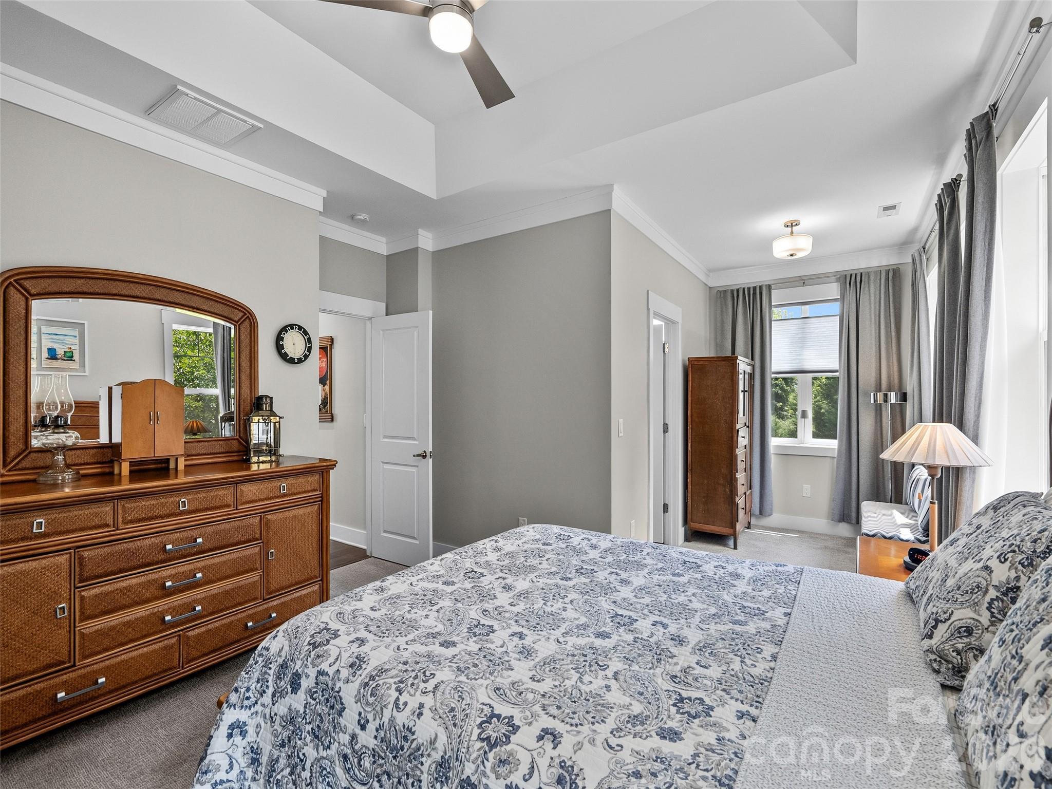 76 S Anvil Avenue — Hendersonville