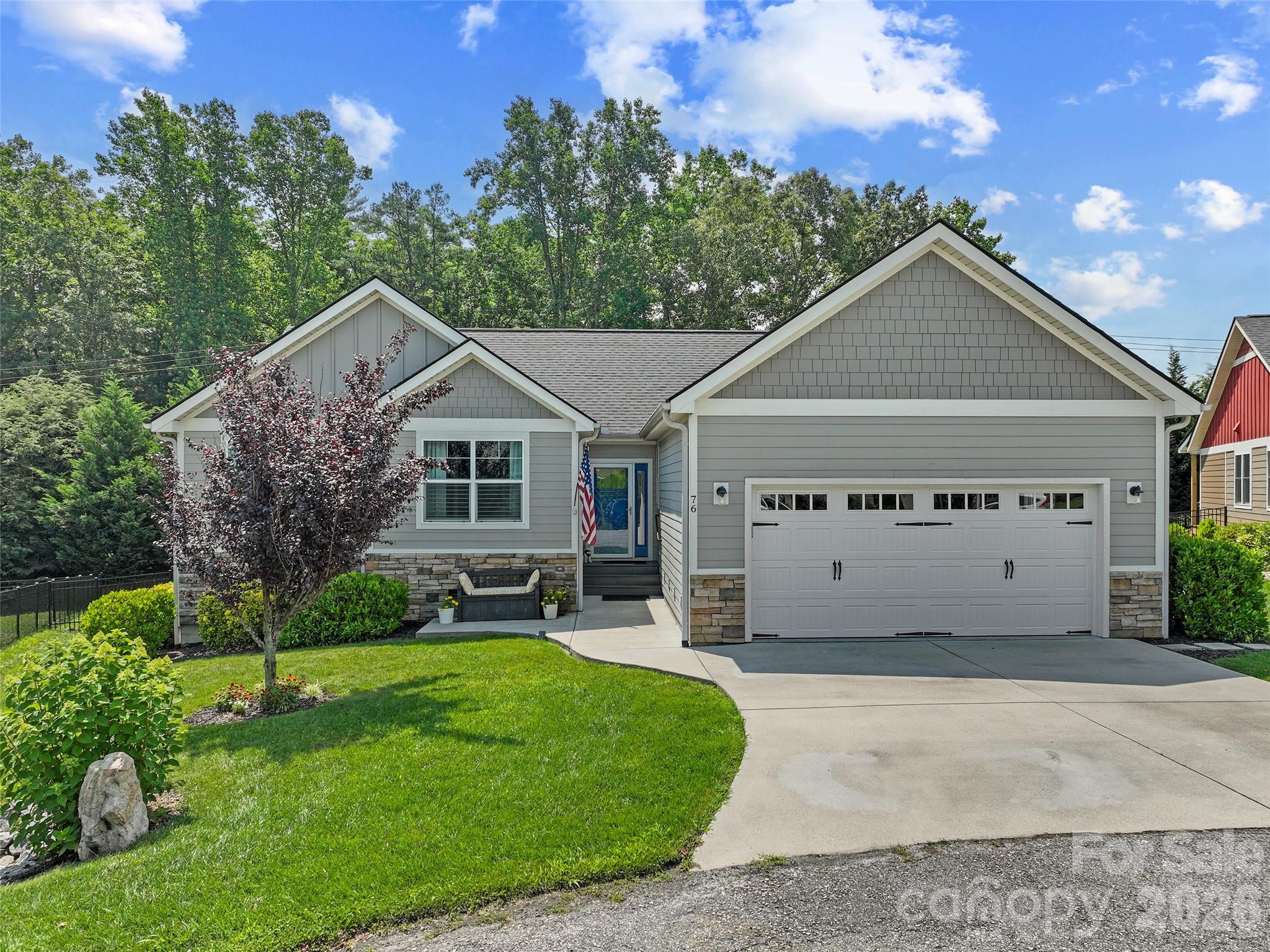 76 S Anvil Avenue — Hendersonville