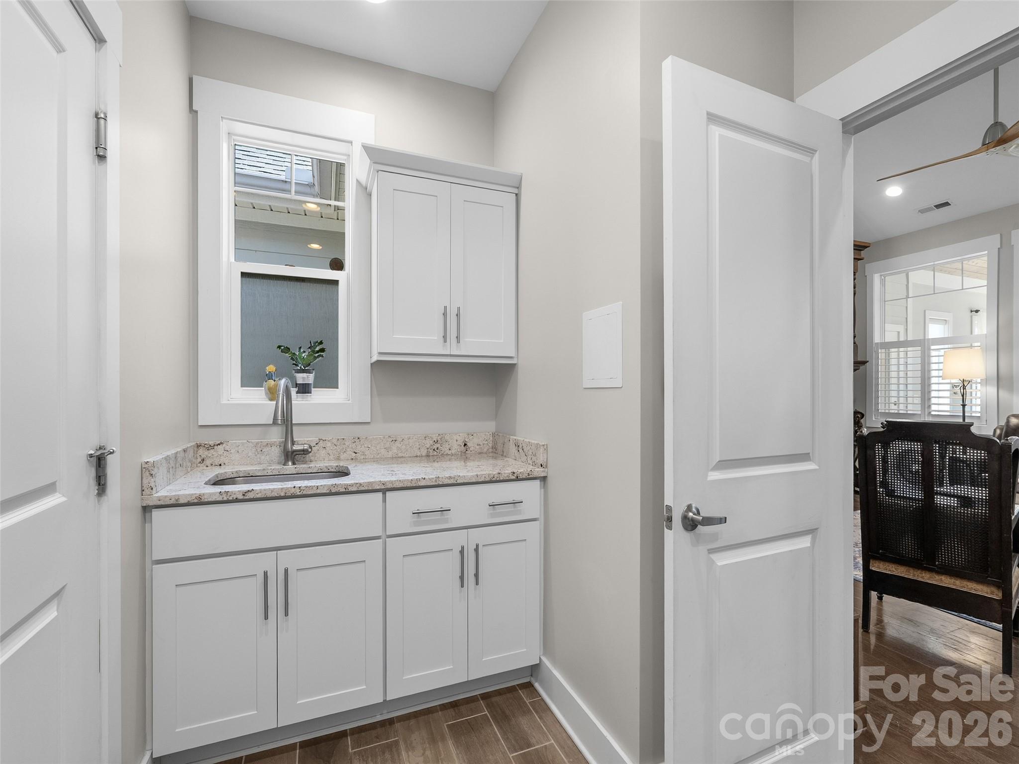 76 S Anvil Avenue — Hendersonville