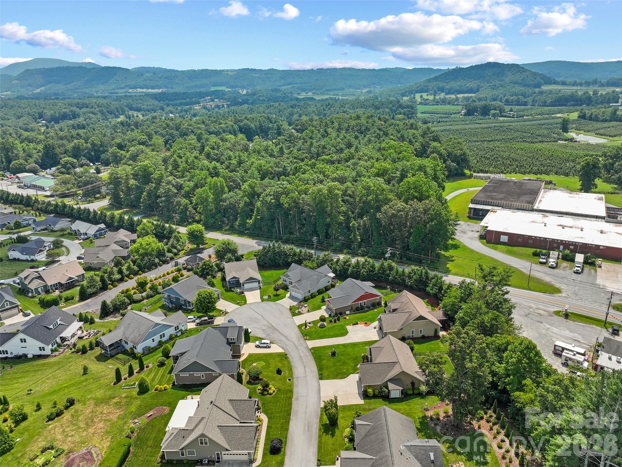 76 S Anvil Avenue — Hendersonville