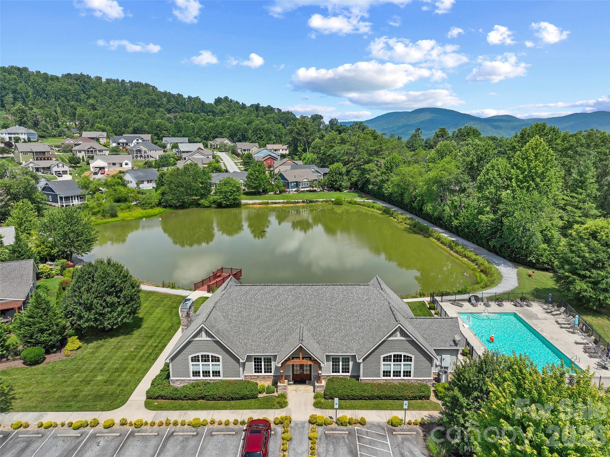 76 S Anvil Avenue — Hendersonville