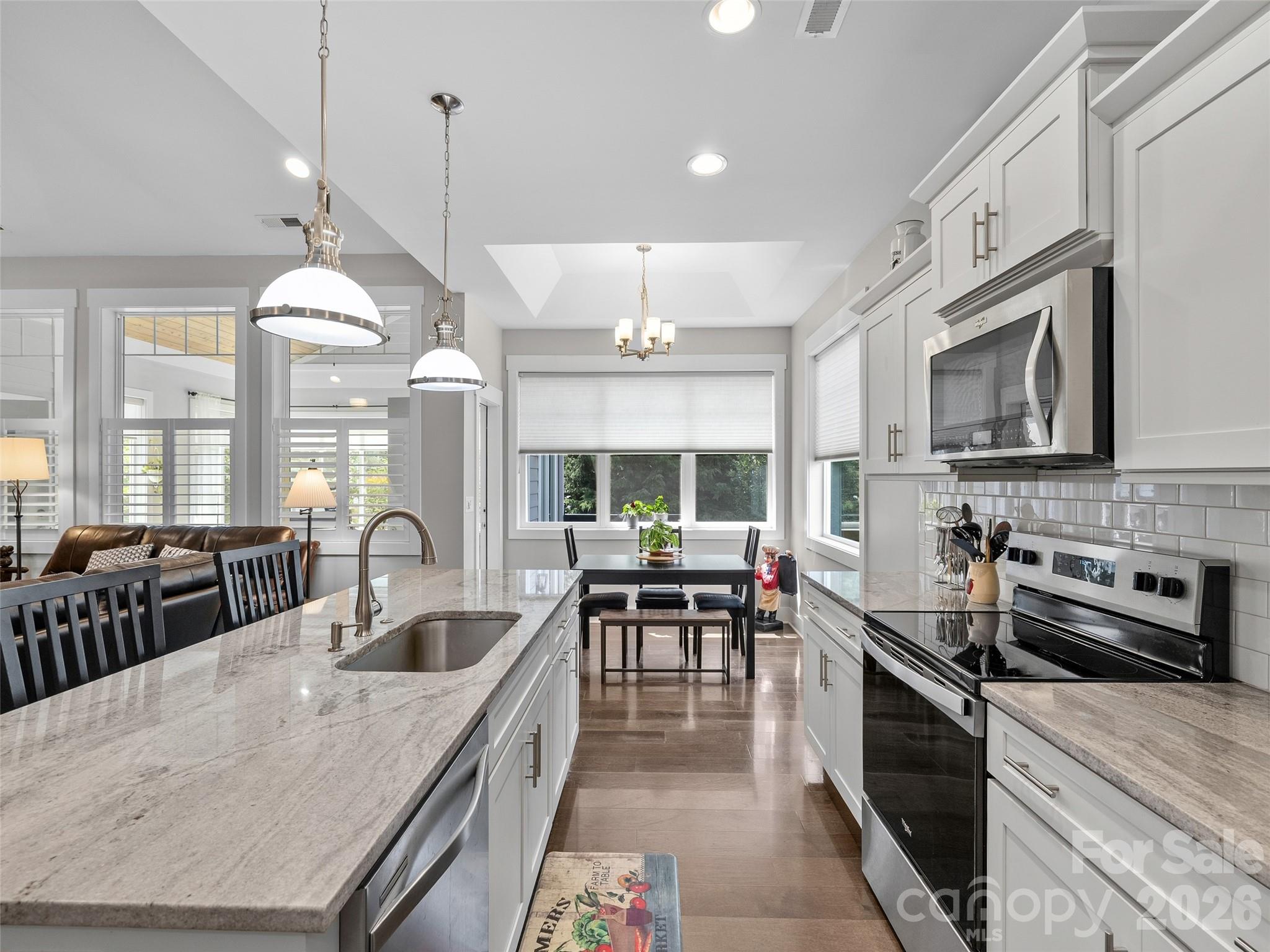 76 S Anvil Avenue — Hendersonville