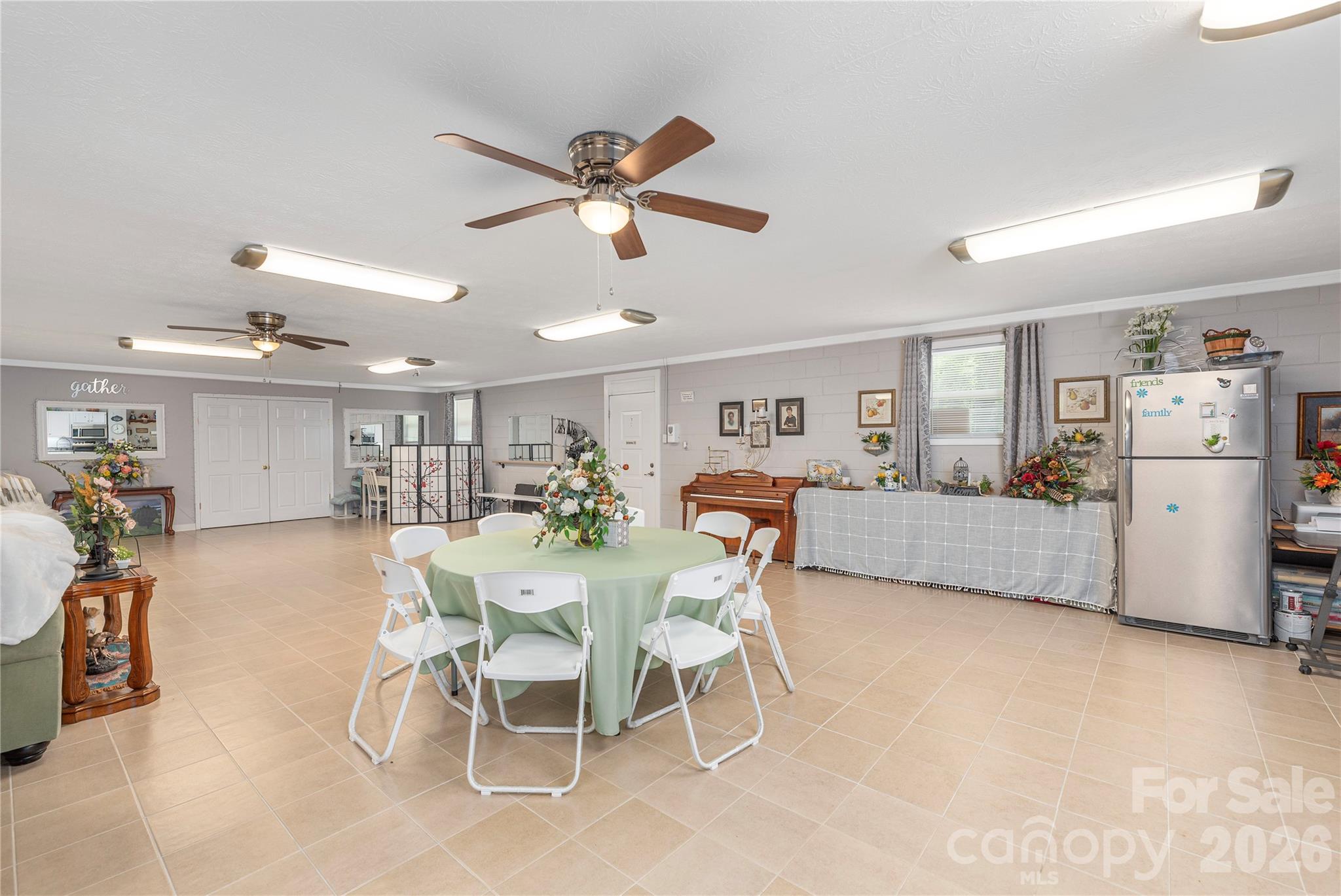 702 Love Joy Road — Canton