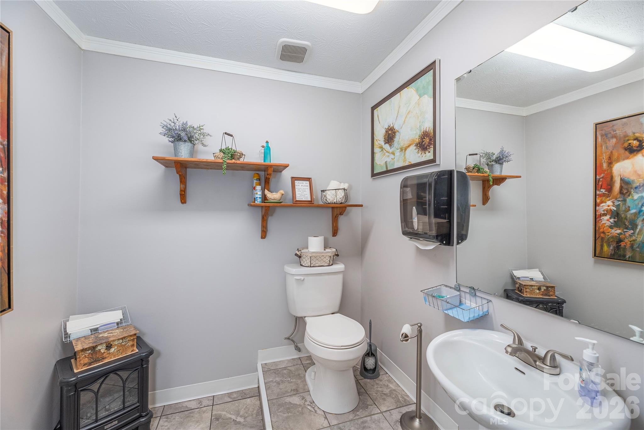 702 Love Joy Road — Canton