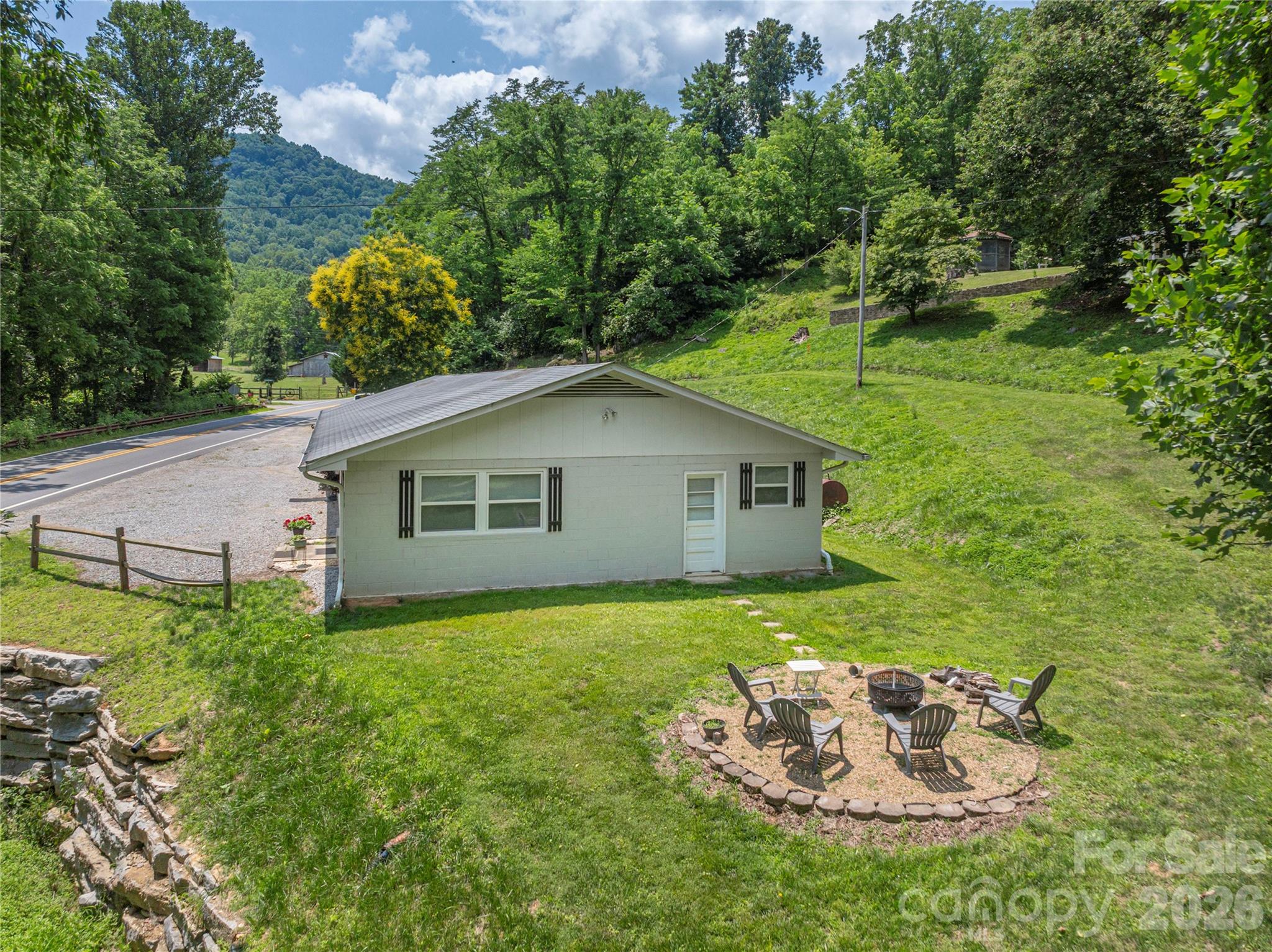 702 Love Joy Road — Canton