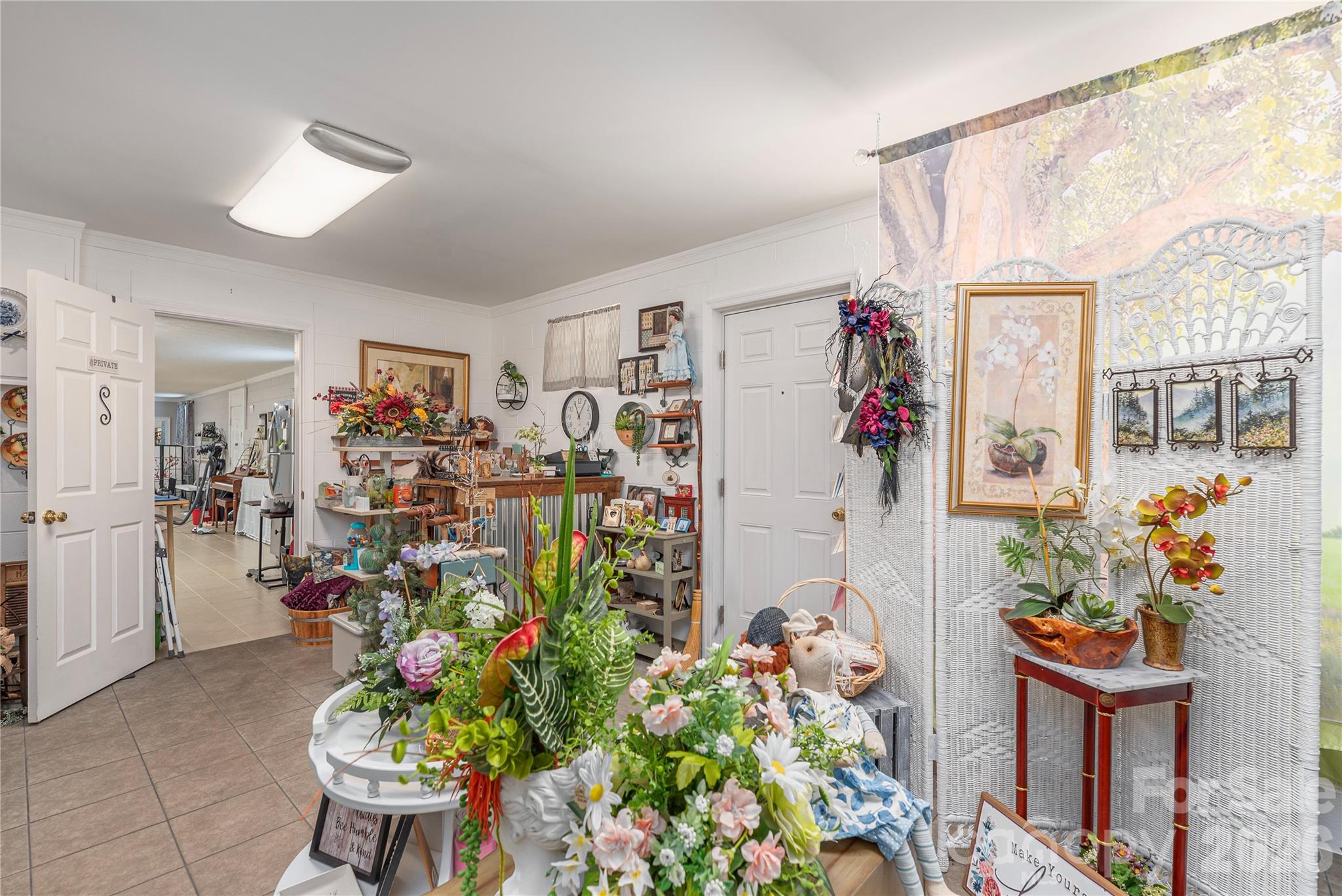 702 Love Joy Road — Canton