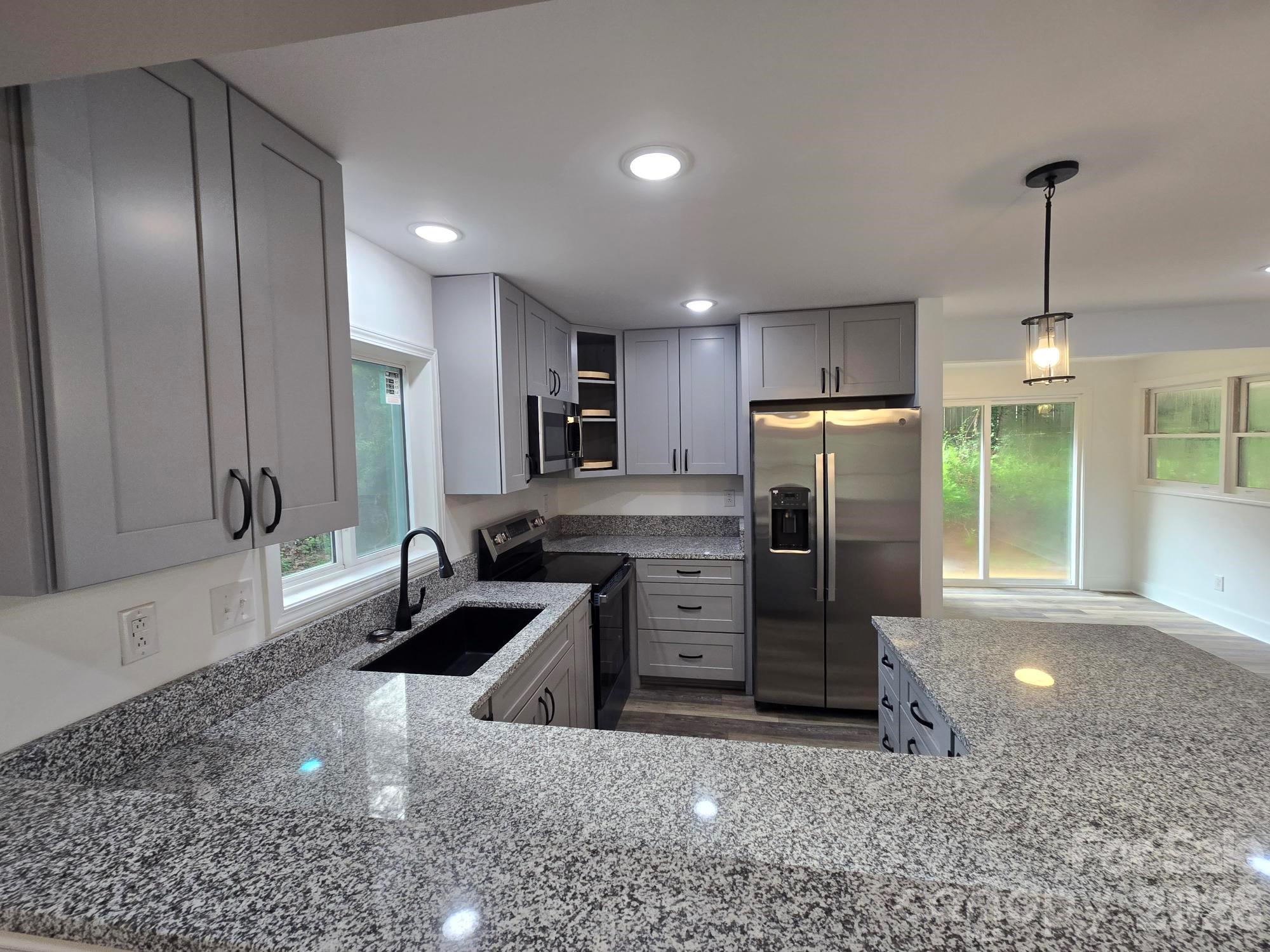 61 Wright Lane — Brevard