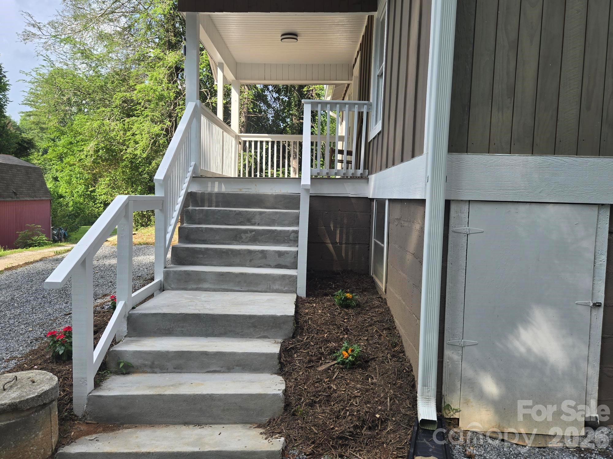 61 Wright Lane — Brevard