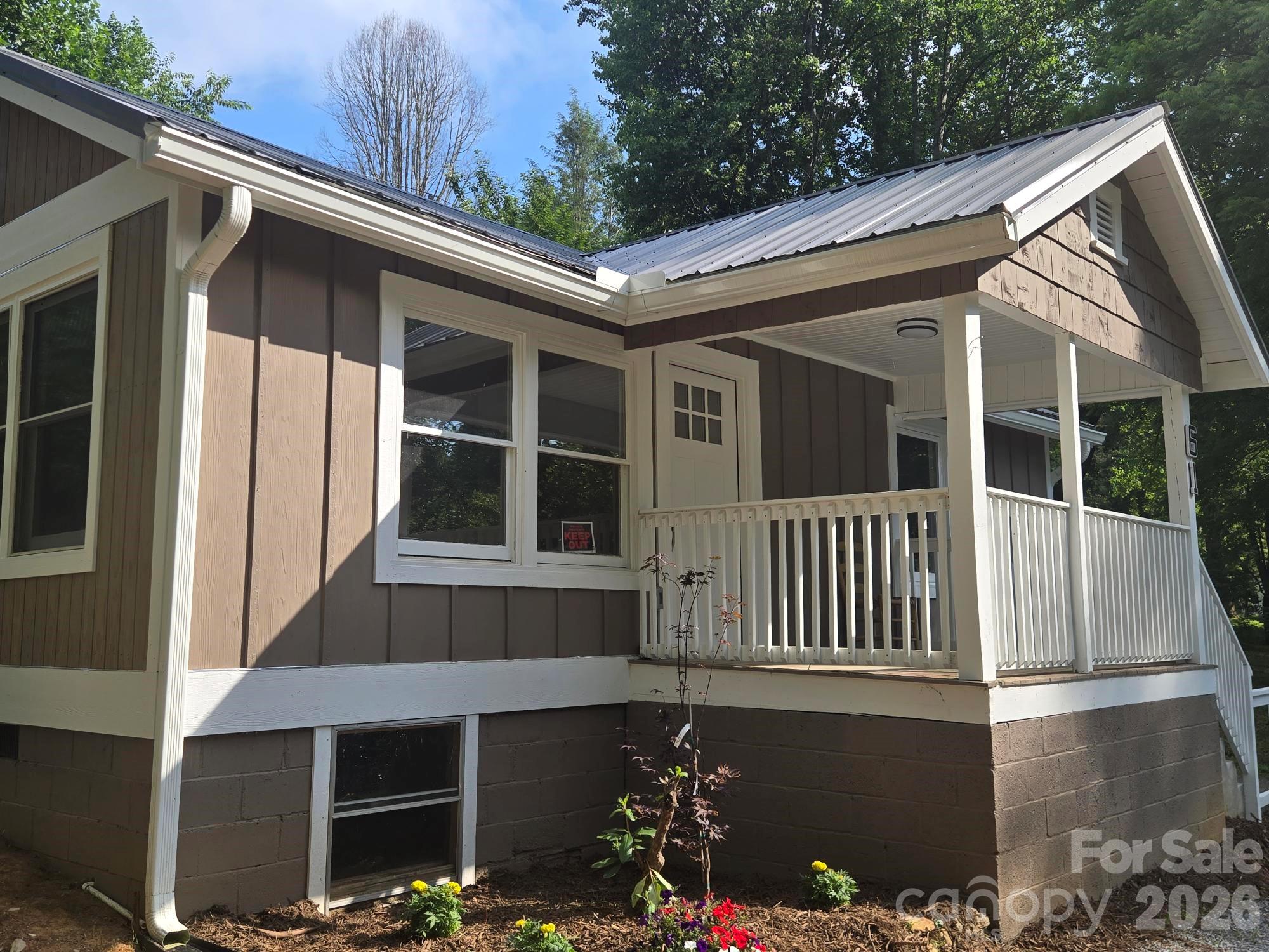 61 Wright Lane — Brevard