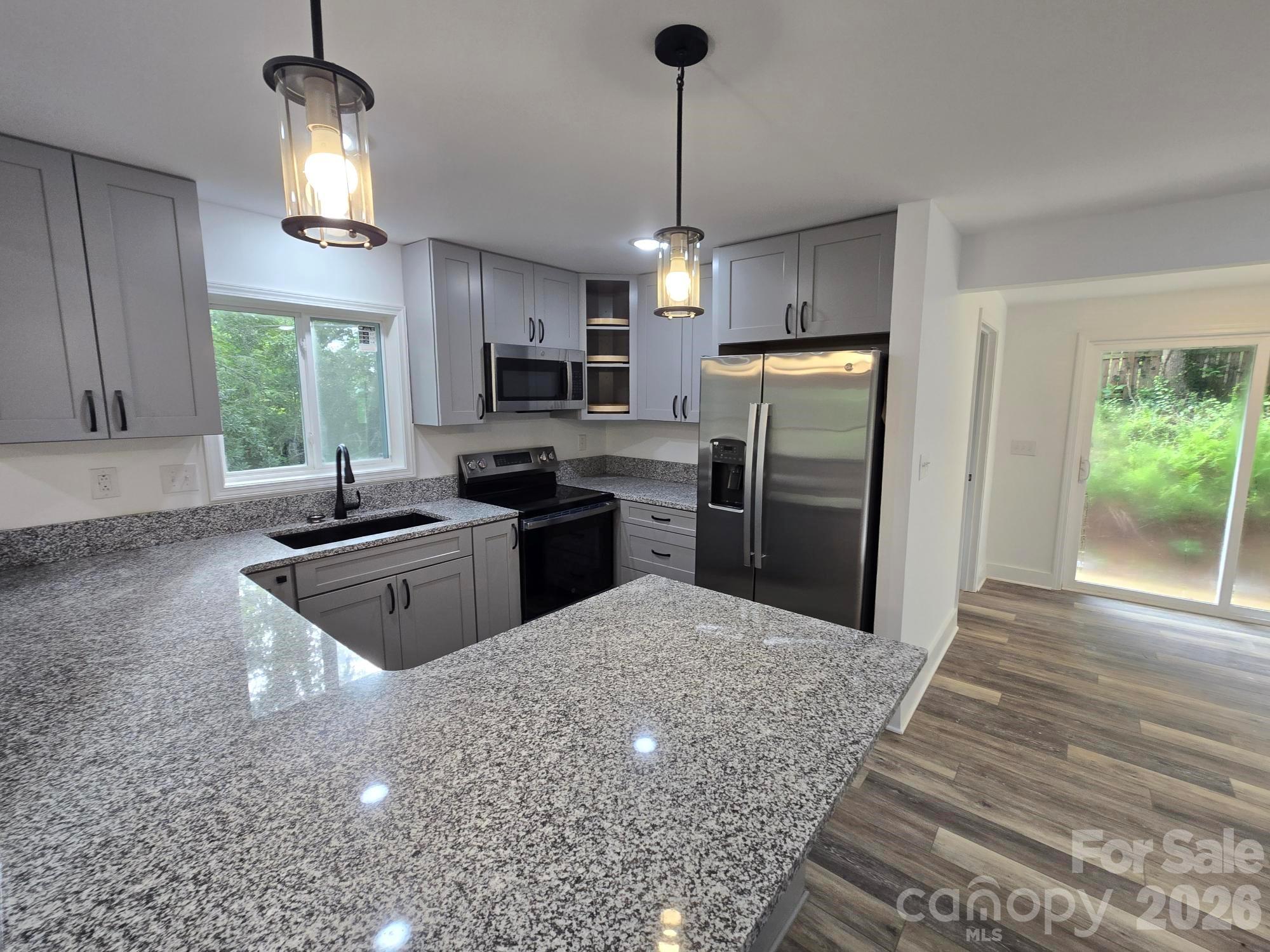 61 Wright Lane — Brevard