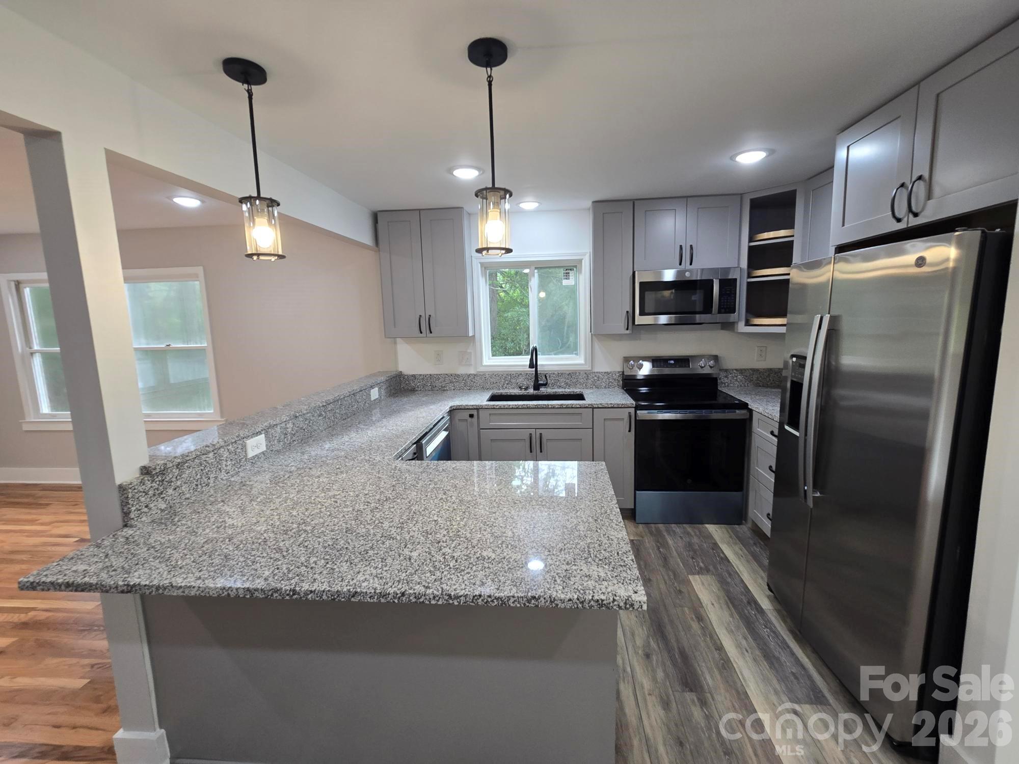 61 Wright Lane — Brevard