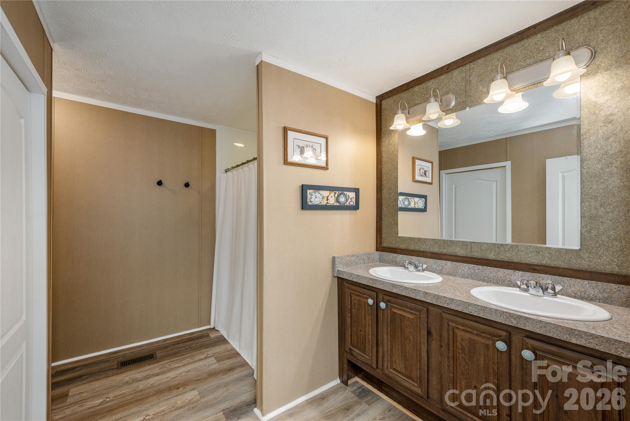 32 Beechwood Lakes Drive — Hendersonville
