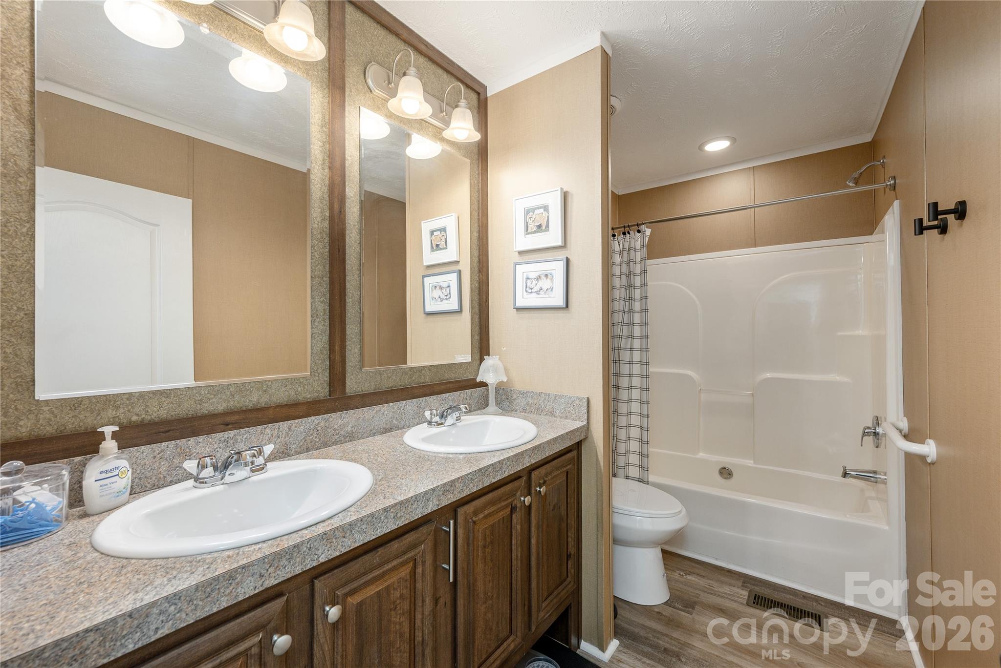 32 Beechwood Lakes Drive — Hendersonville