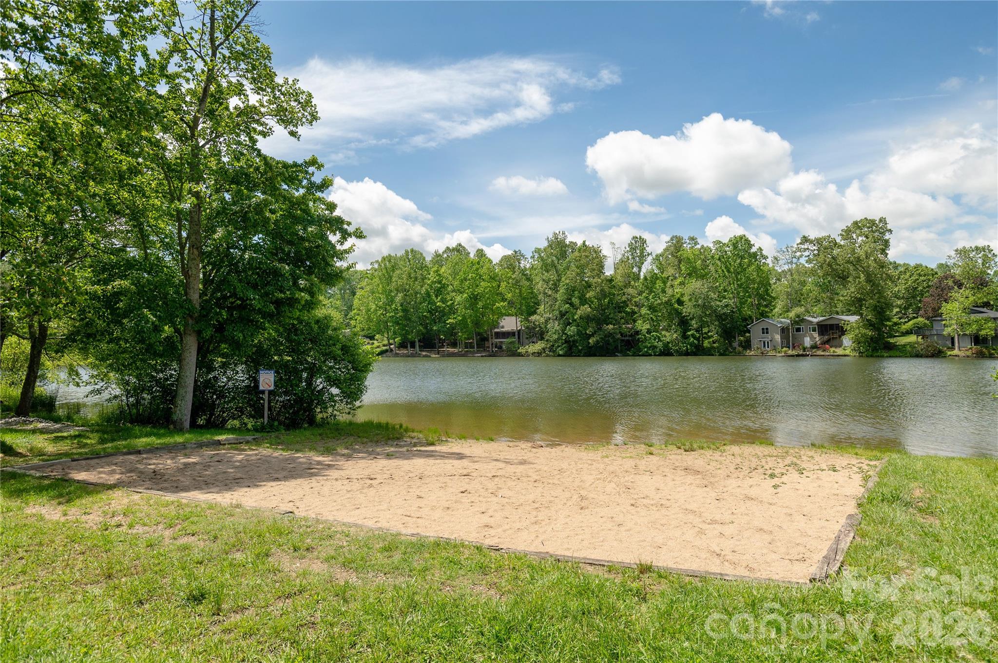 32 Beechwood Lakes Drive — Hendersonville