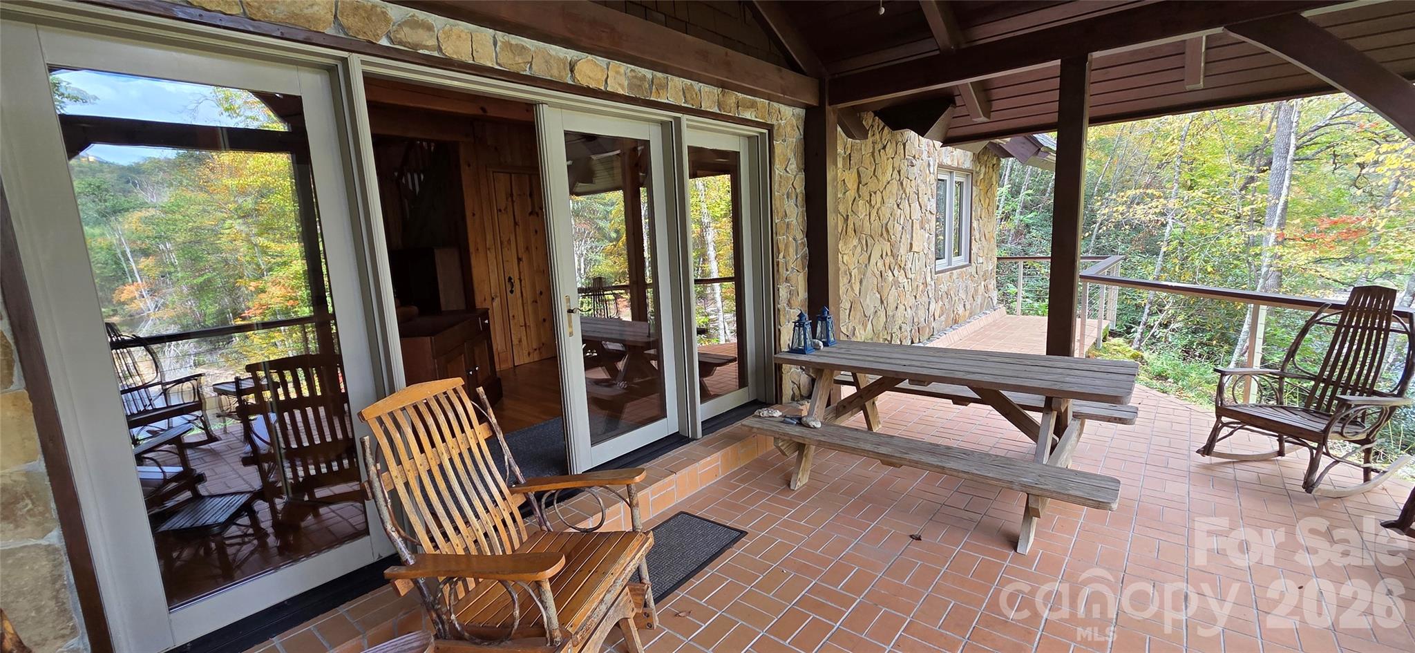 165 Winding Trail — Burnsville