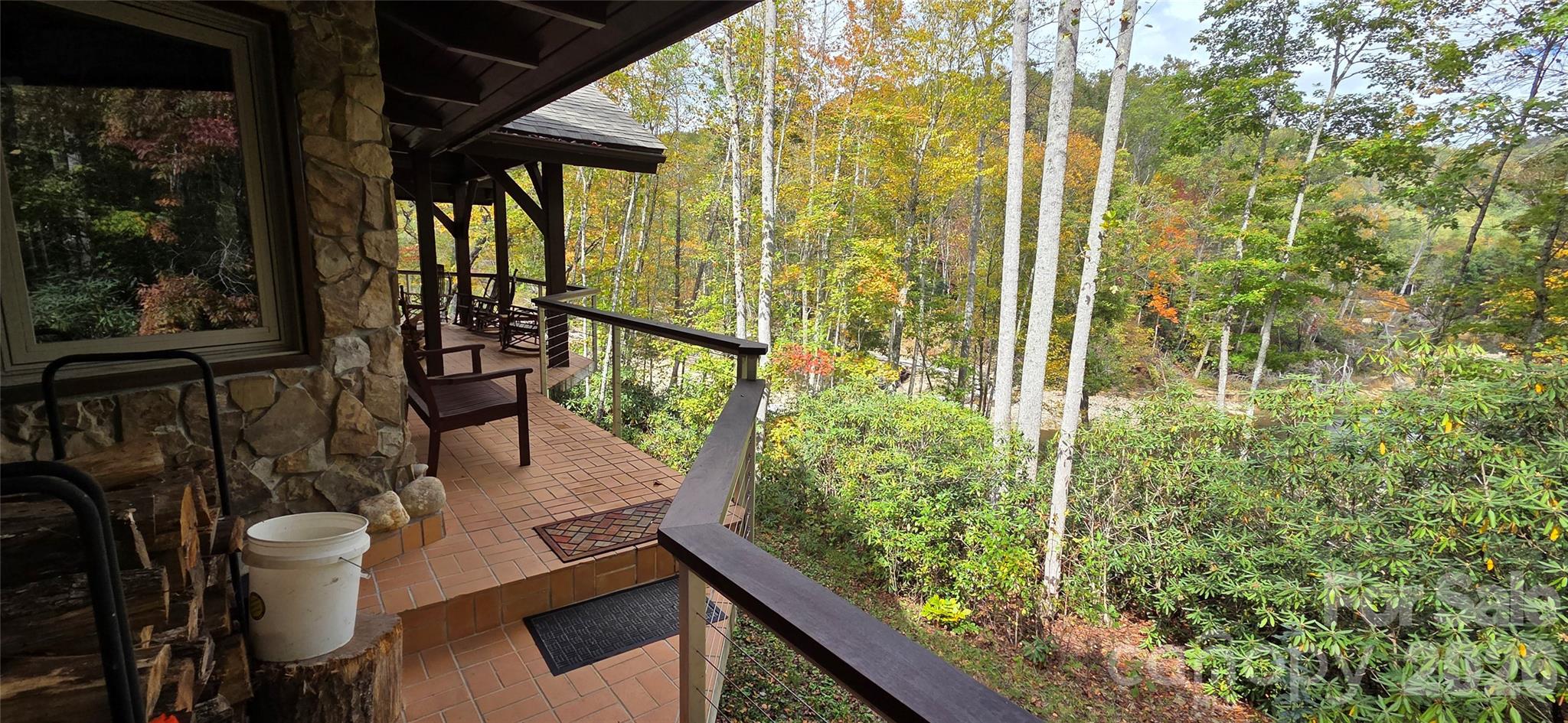 165 Winding Trail — Burnsville
