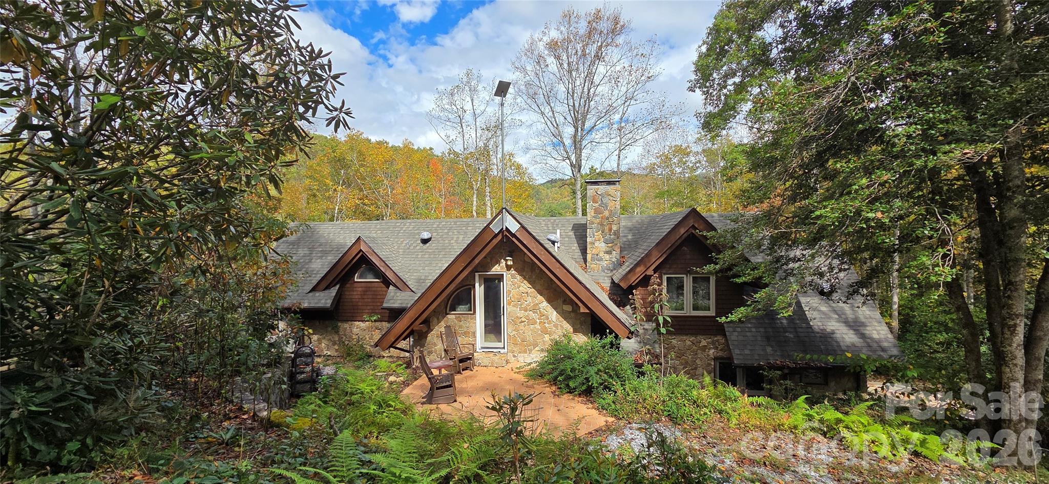165 Winding Trail — Burnsville