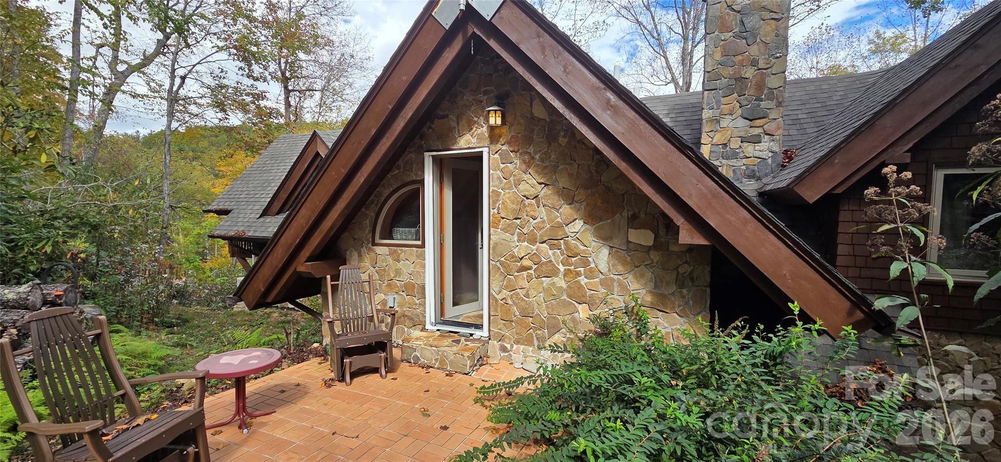 165 Winding Trail — Burnsville