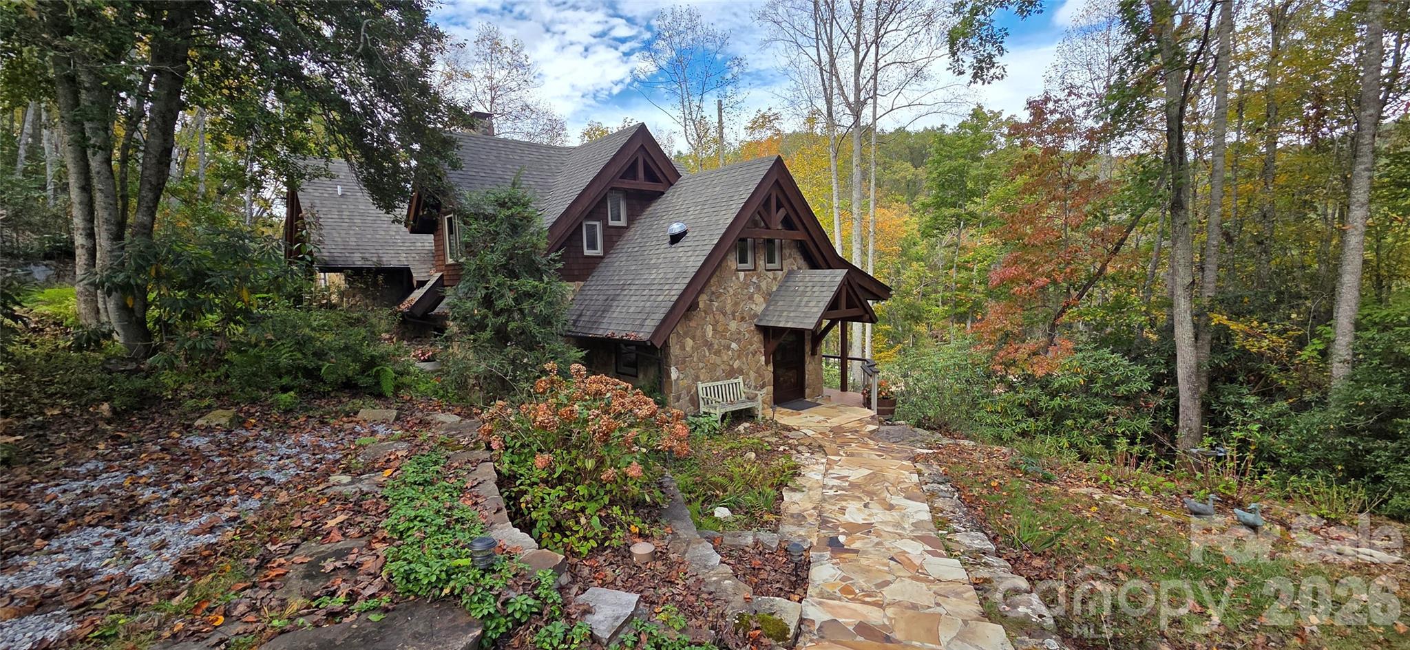 165 Winding Trail — Burnsville